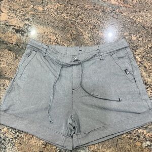 The North Face Women's Light Gray Cargo Shorts